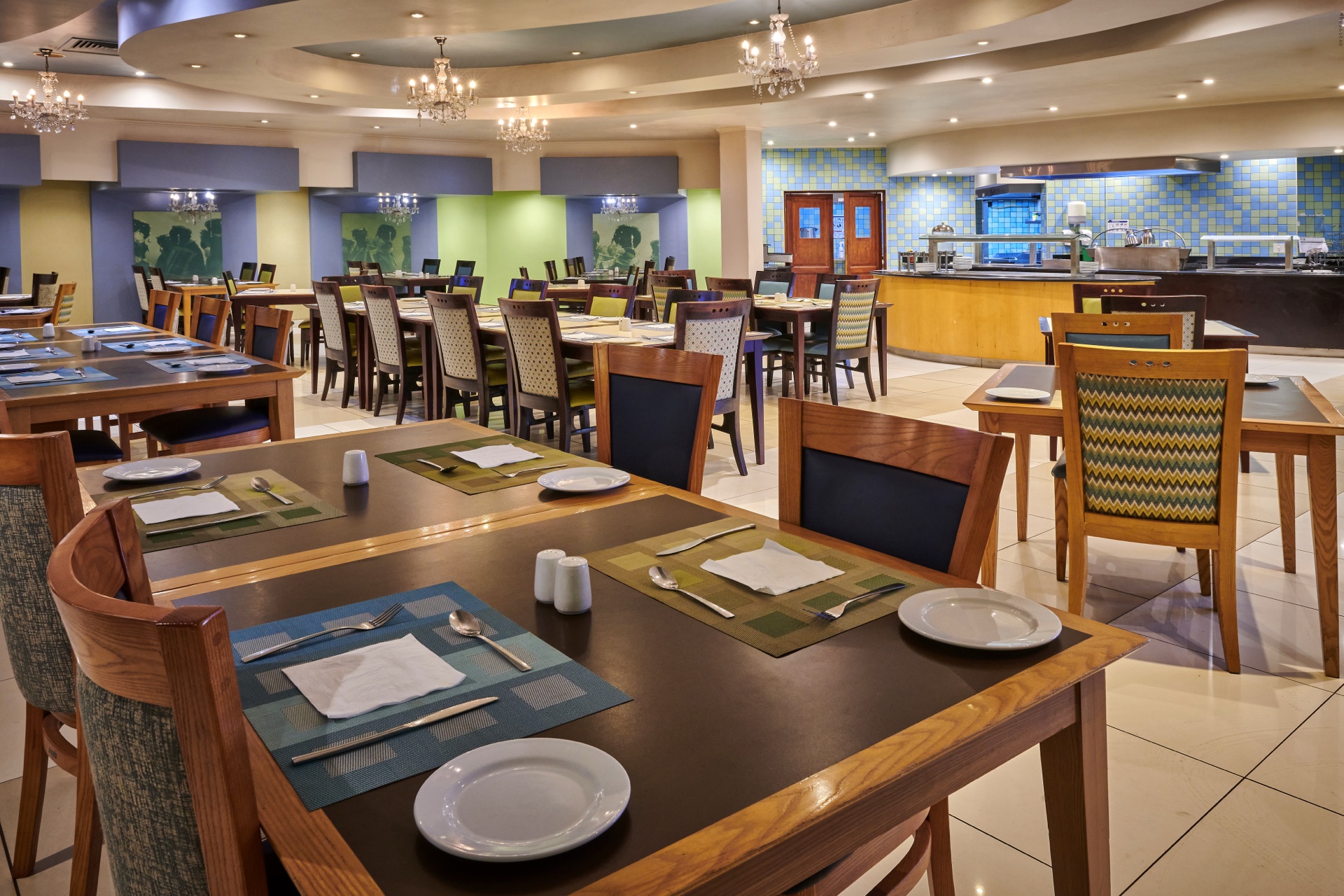 Malingani restaurant dining room at Khoroni